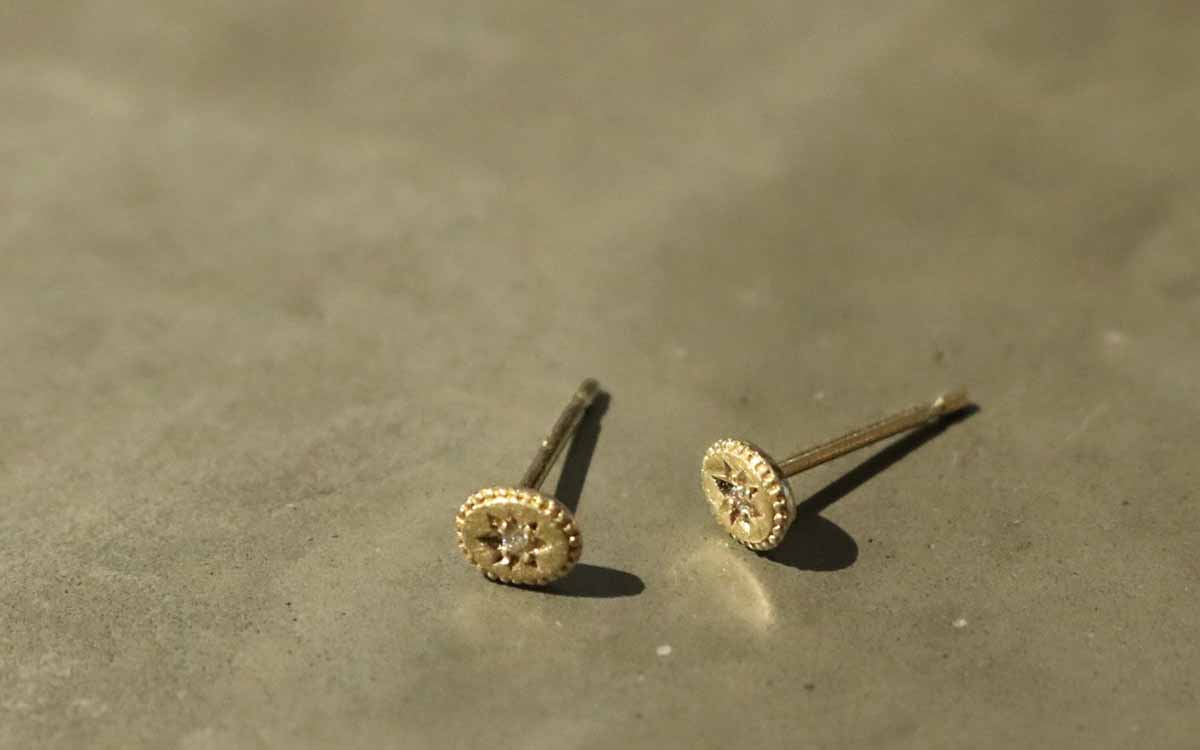 本翡翠 k18クリスタルアクアブルーピアス アクセサリー ピアス(両耳用